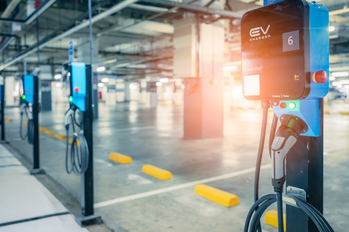 Public electric vehicle charging station